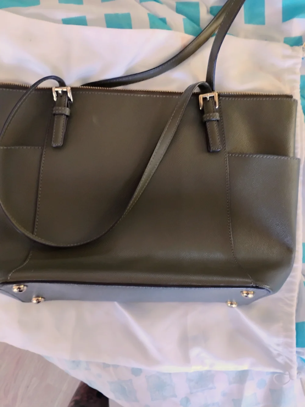 Michael Kors Voyager Medium Saffiano Leather Tote Bag in Olive Green